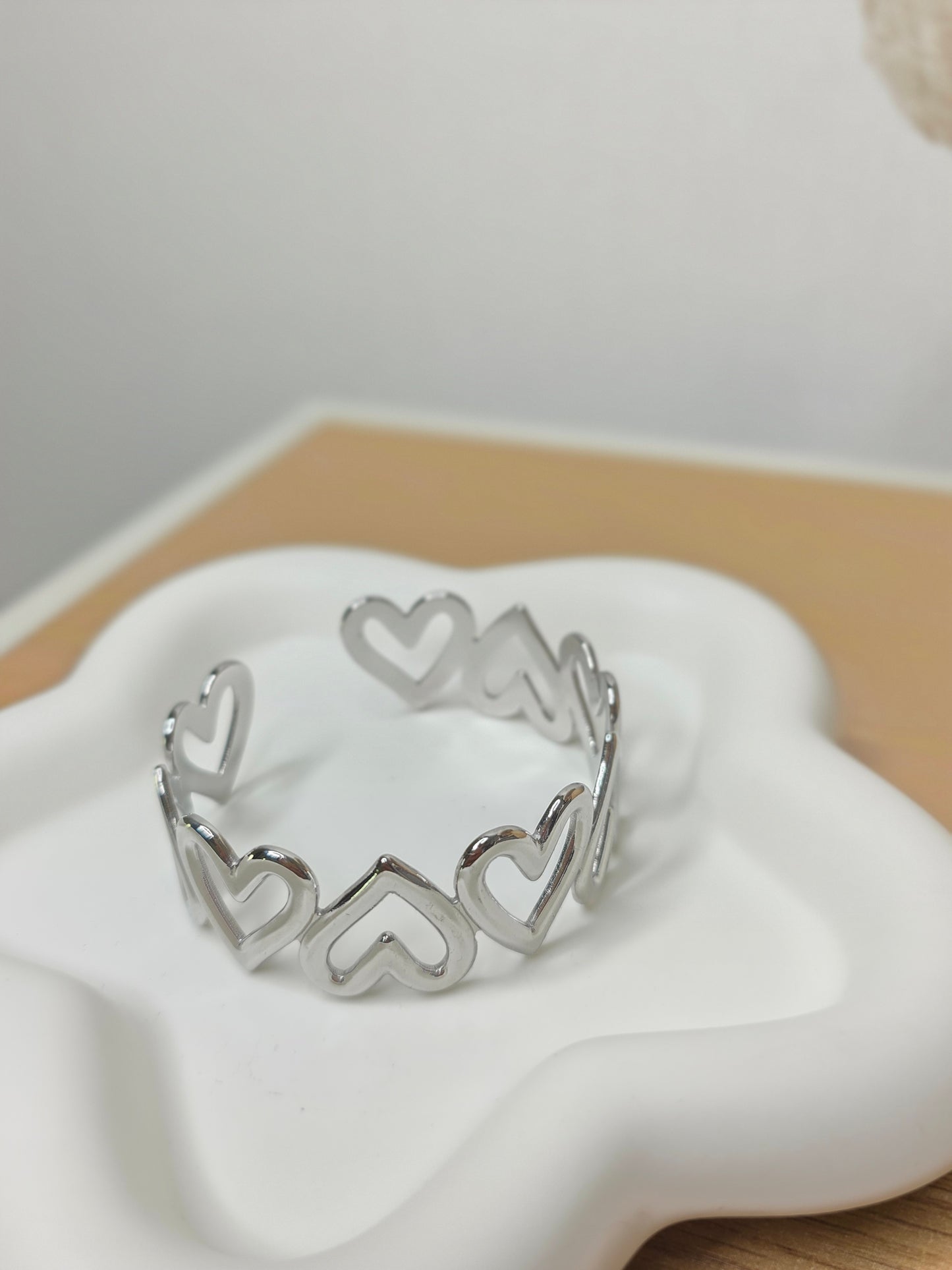 Heart bangle silver