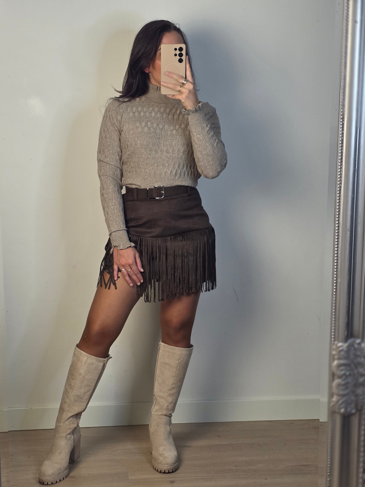 Basic ruffle patroon taupe