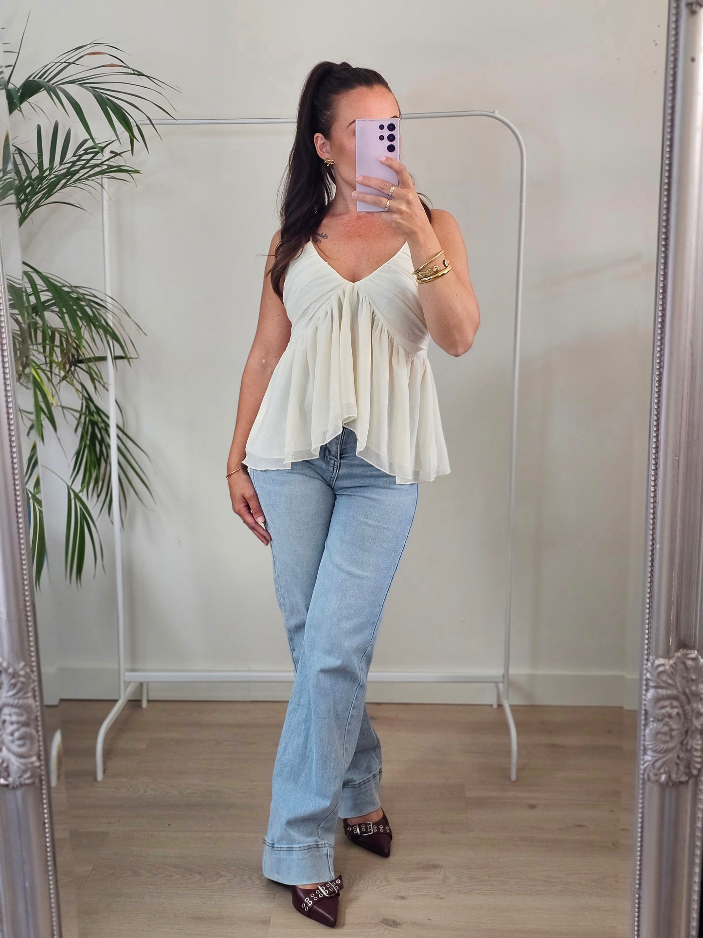 Sierra top off white