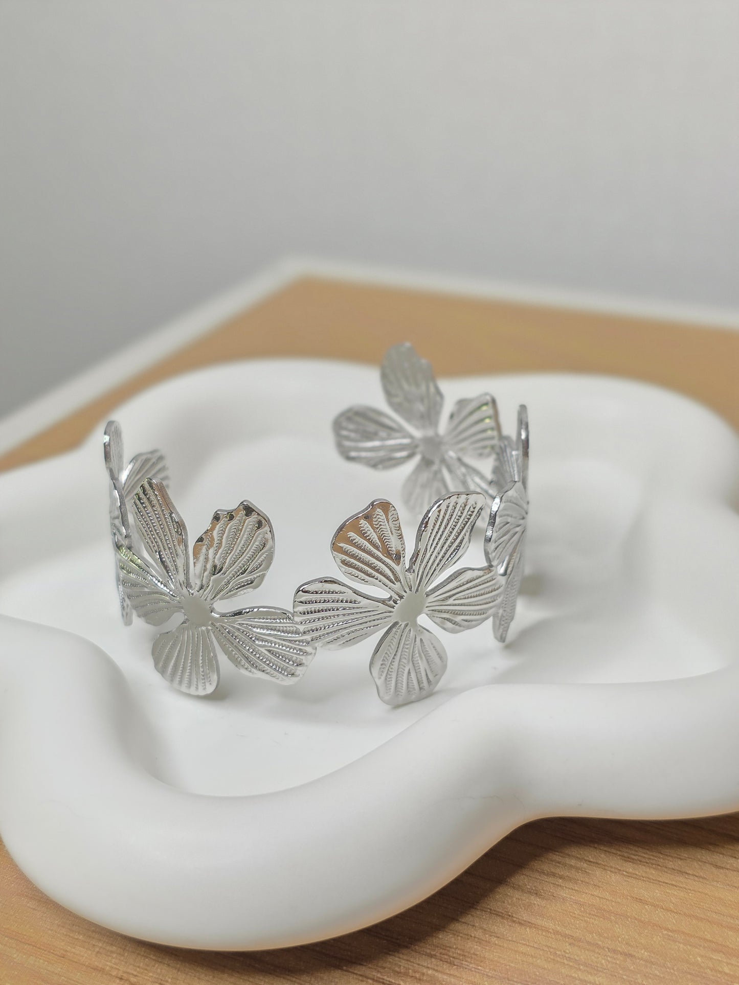 Flowe bangle silver