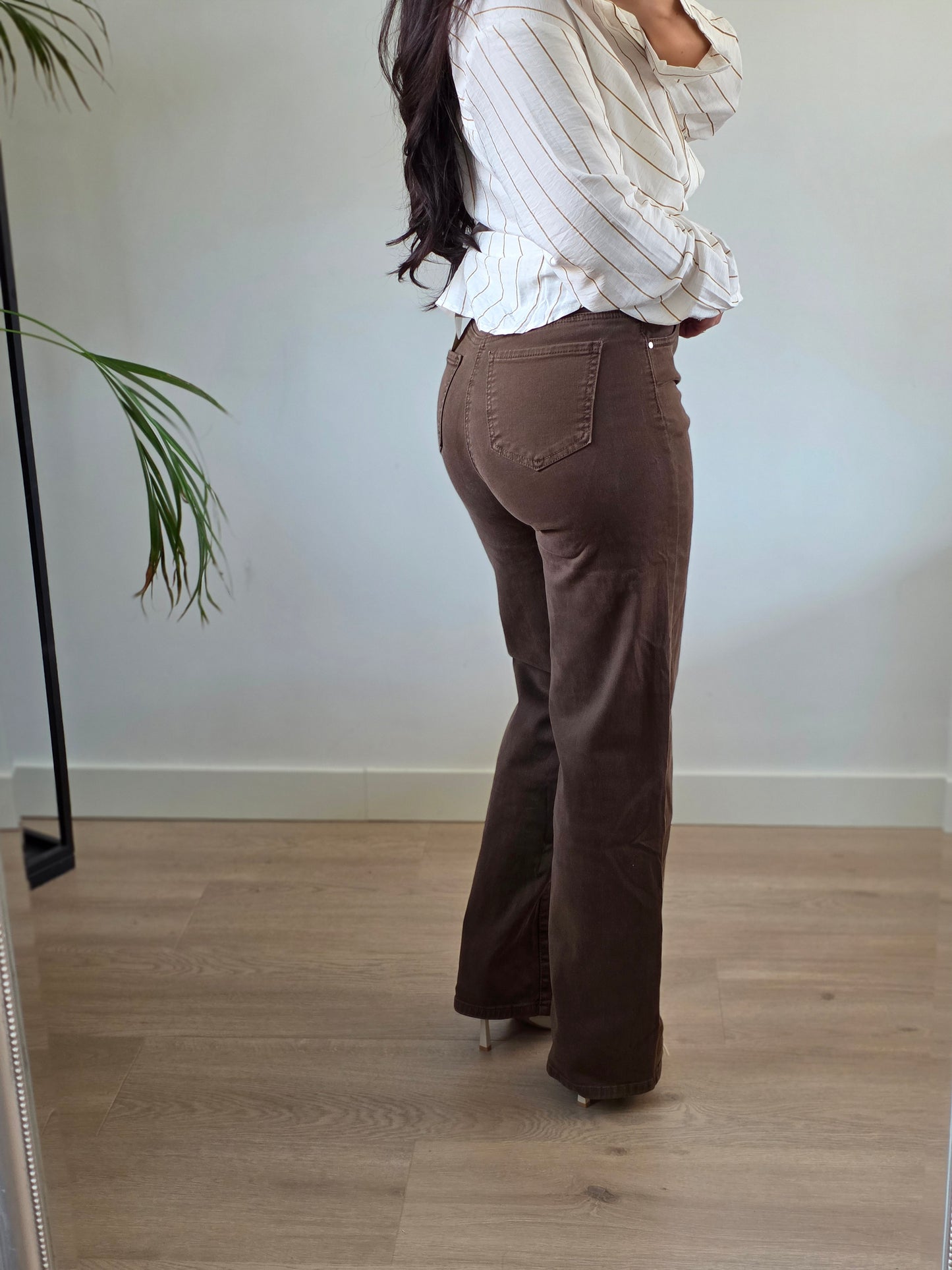 Wide leg jeans brown