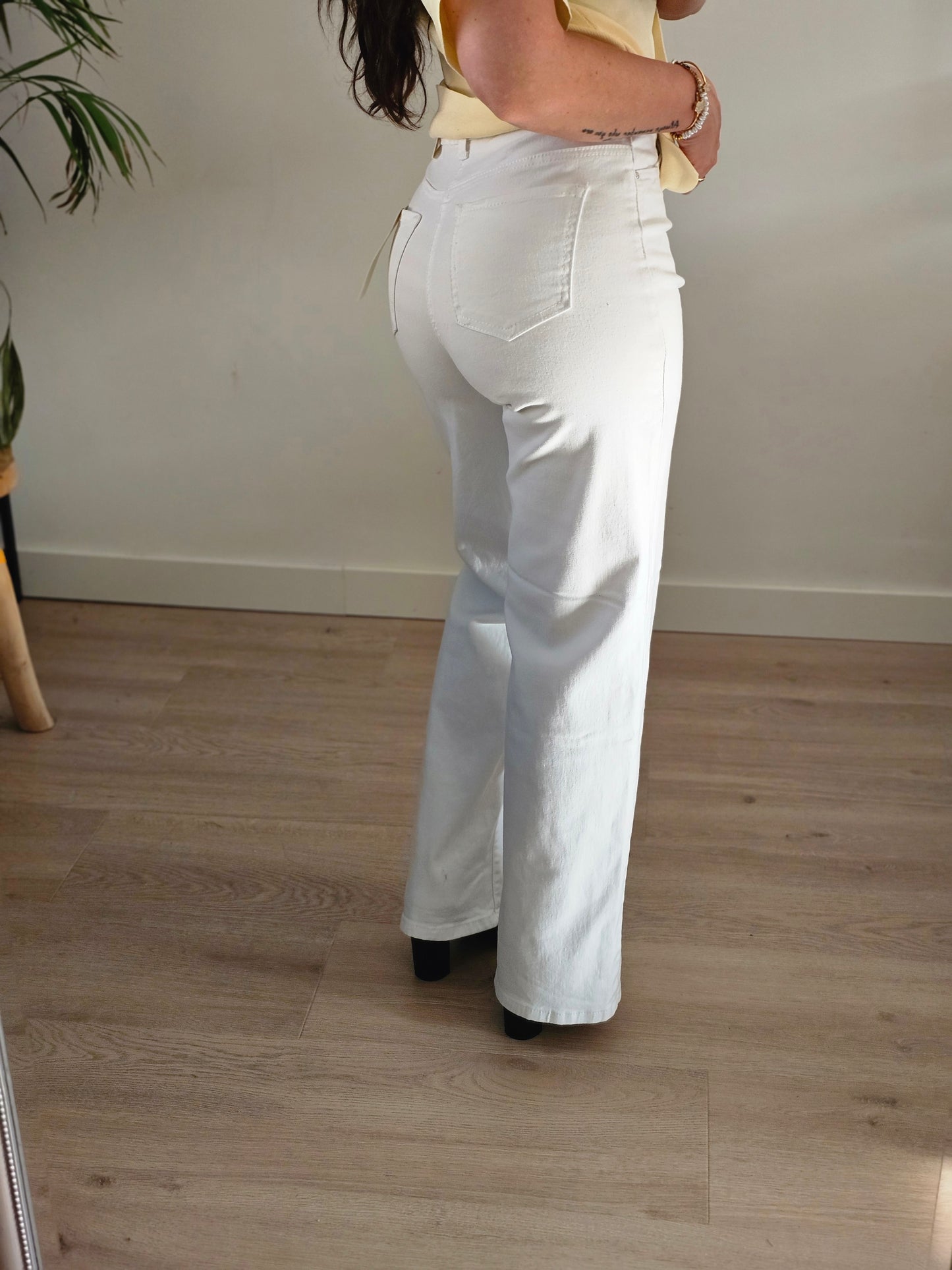 Wide leg jeans wit