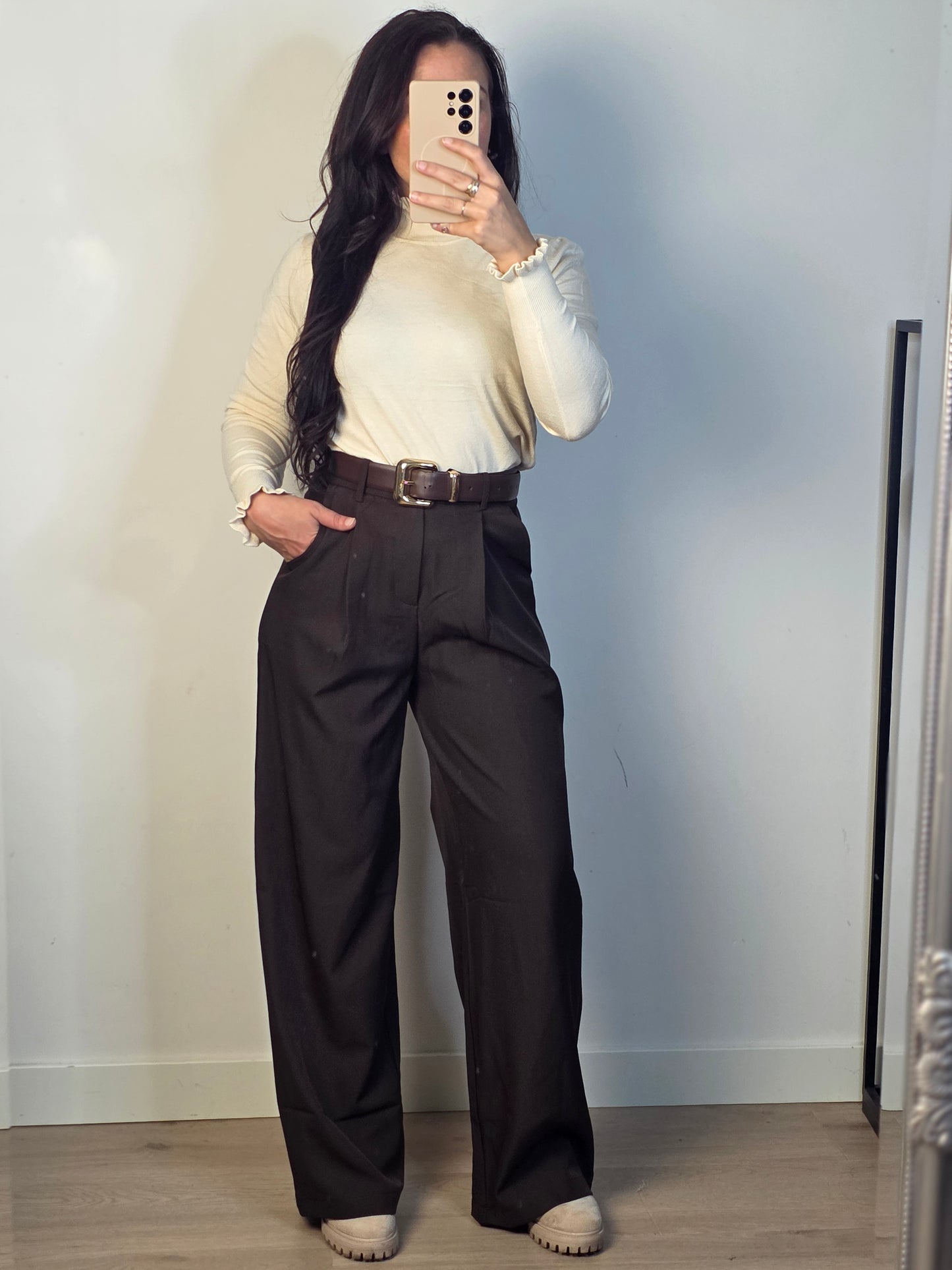 Basic ruffle top beige