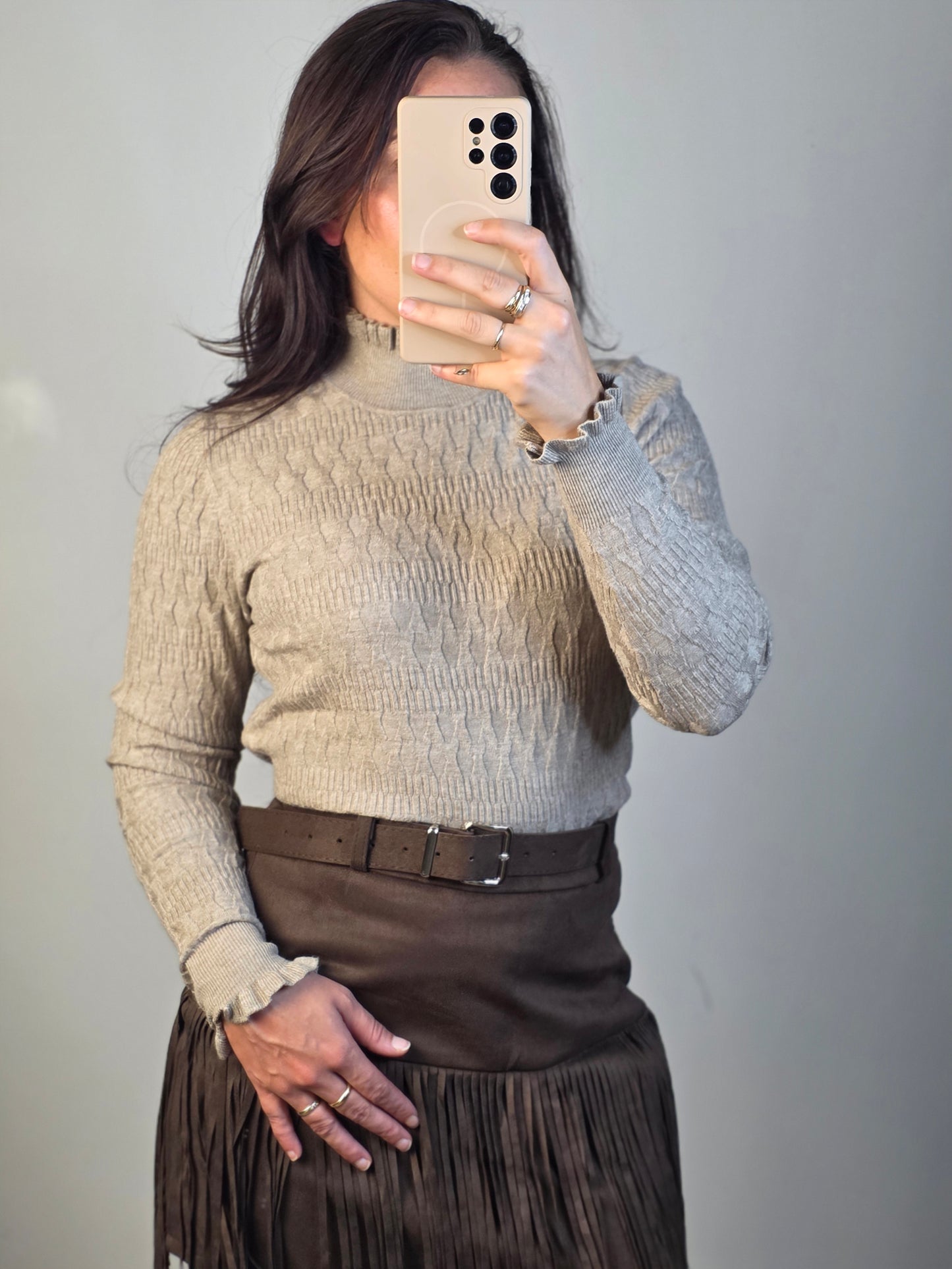 Basic ruffle patroon taupe