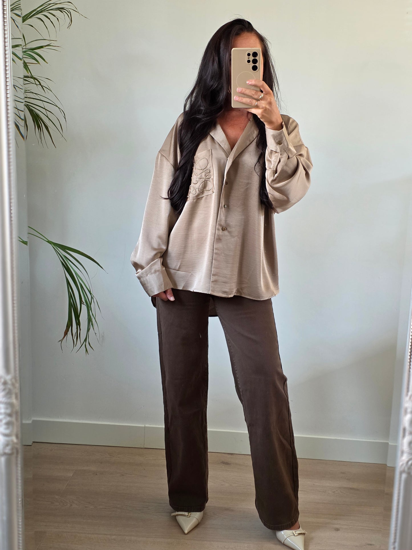 Satijnen blouse taupe