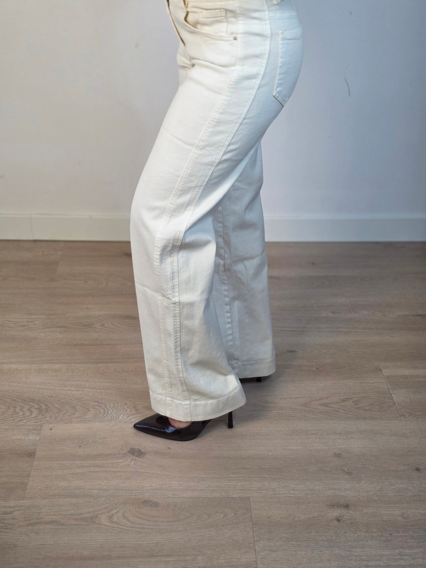 Wide leg jeans beige