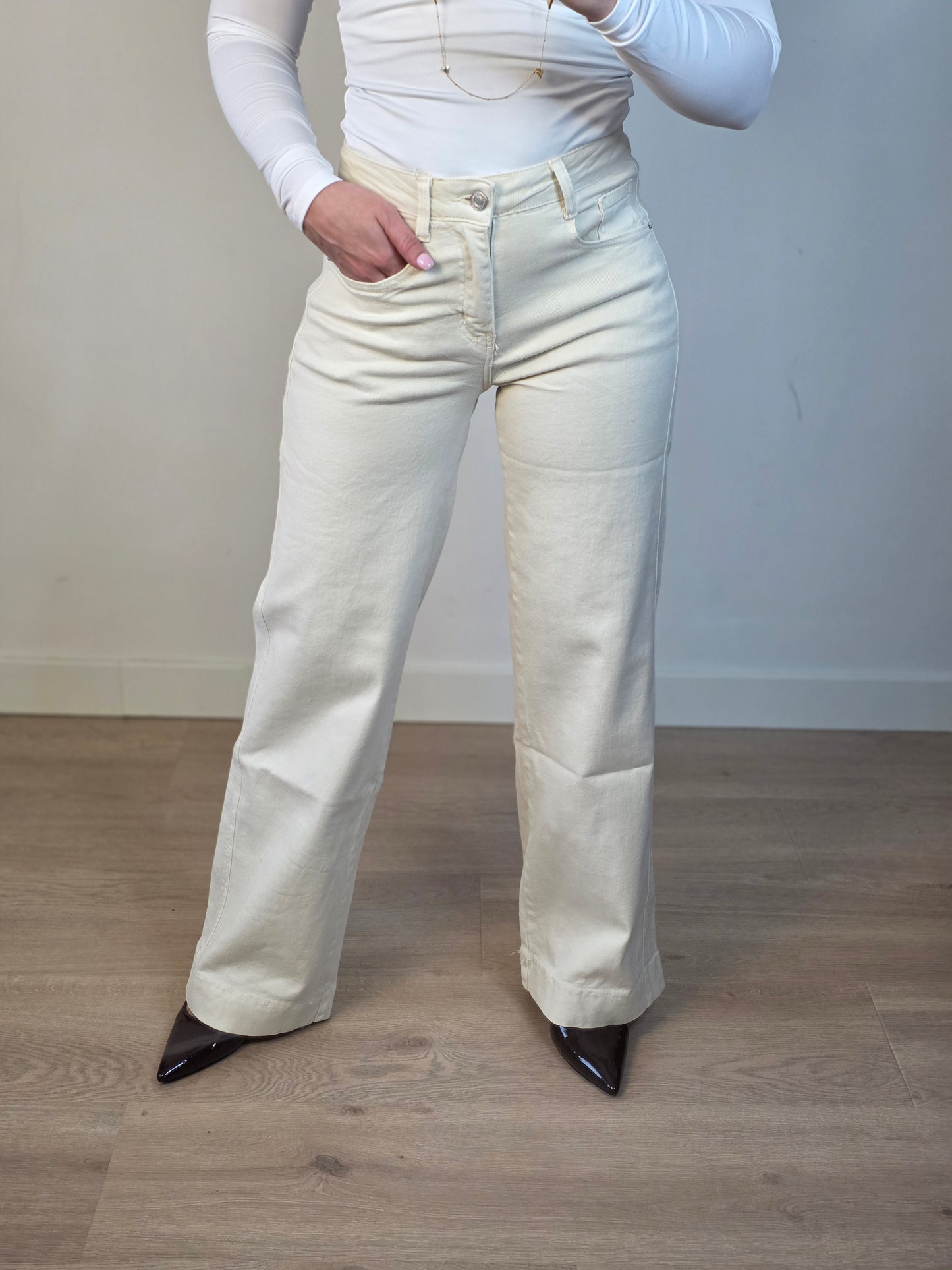 Wide leg jeans beige