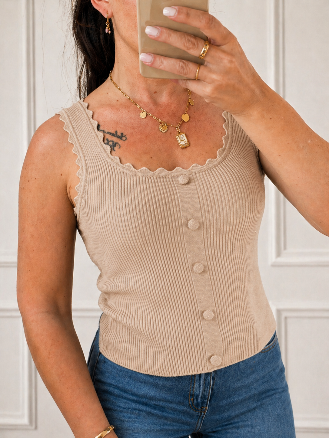 Basic button top beige