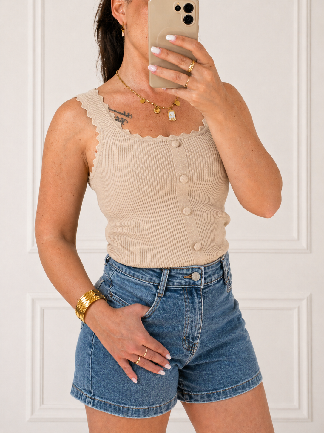 Basic button top beige