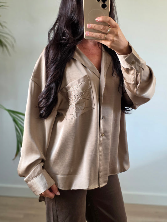 Satijnen blouse taupe