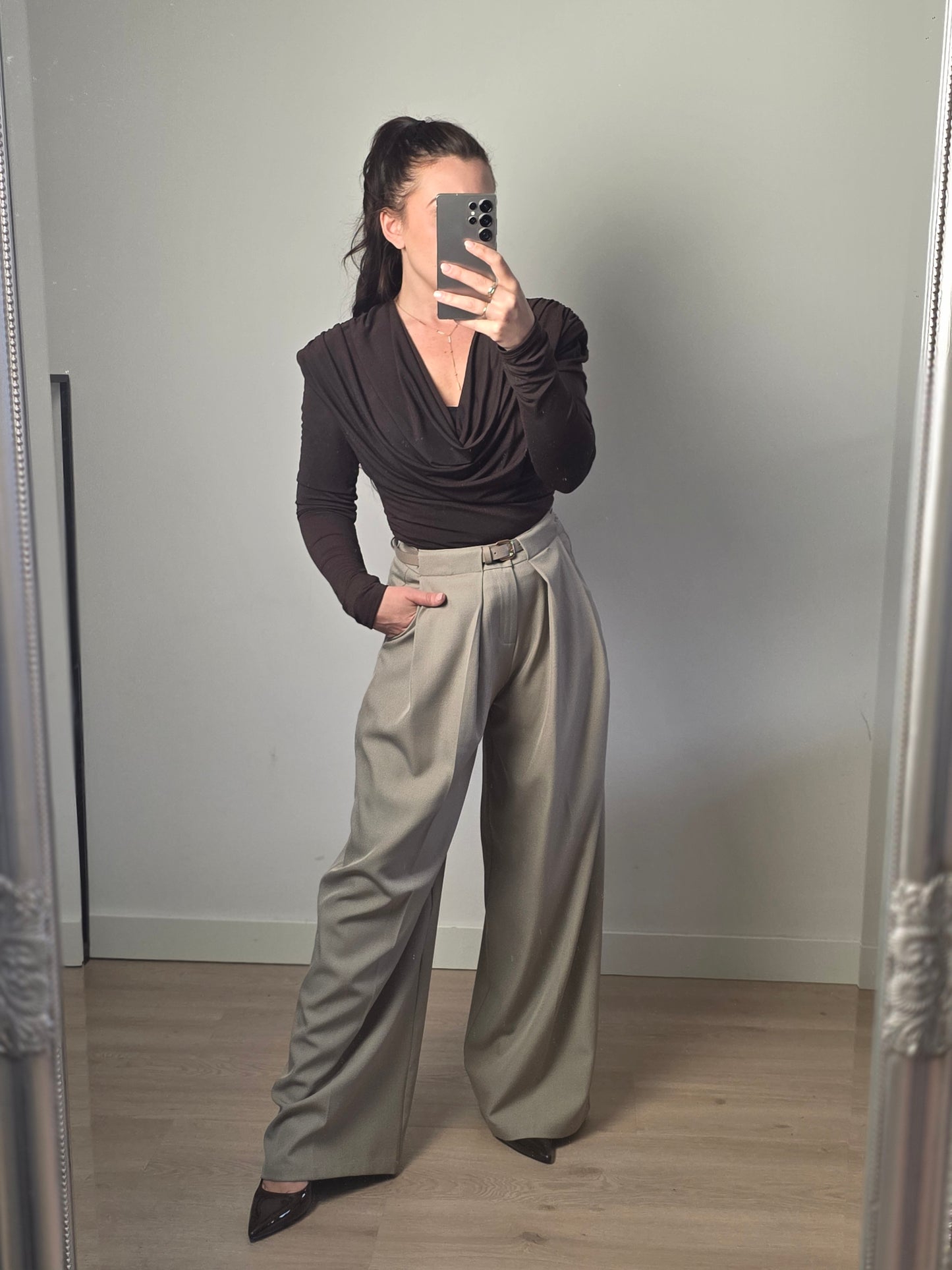 Top waterval hals bruin